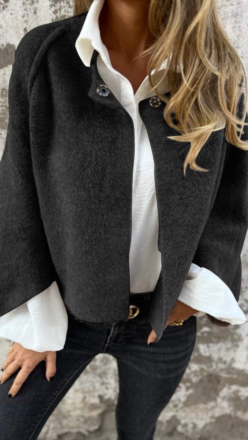 Women&#39;s Coat with Round Neck and Long Sleeves