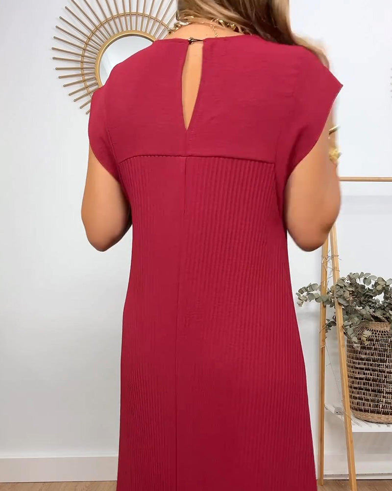 Sleeveless pleated simple solid color dress