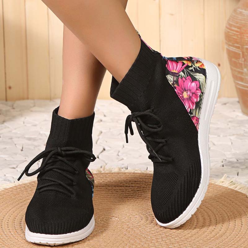 Lilia – Comfortable mid-high sneakers with floral detail on the heel