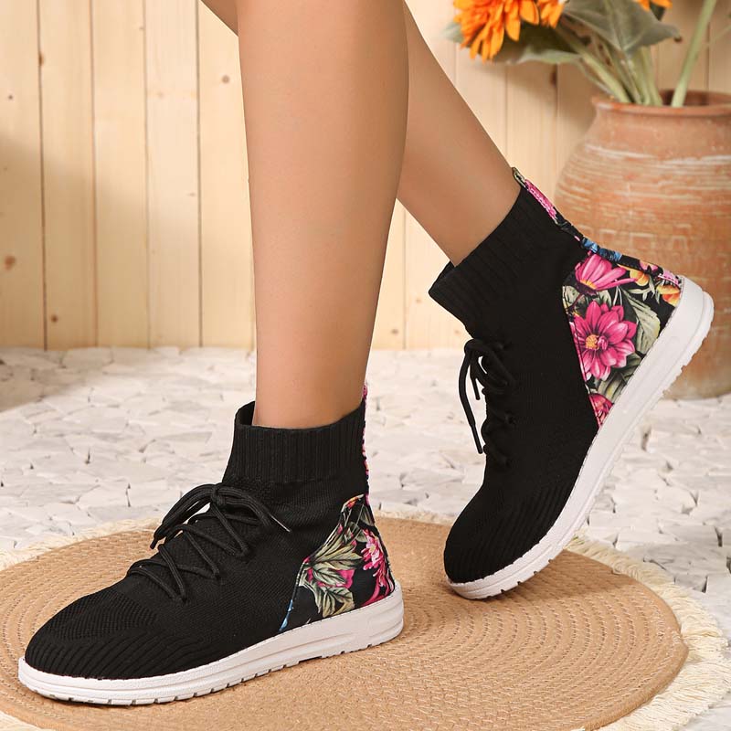 Lilia – Comfortable mid-high sneakers with floral detail on the heel