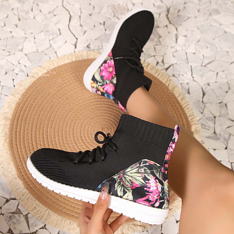 Lilia – Comfortable mid-high sneakers with floral detail on the heel