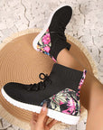 Lilia – Comfortable mid-high sneakers with floral detail on the heel