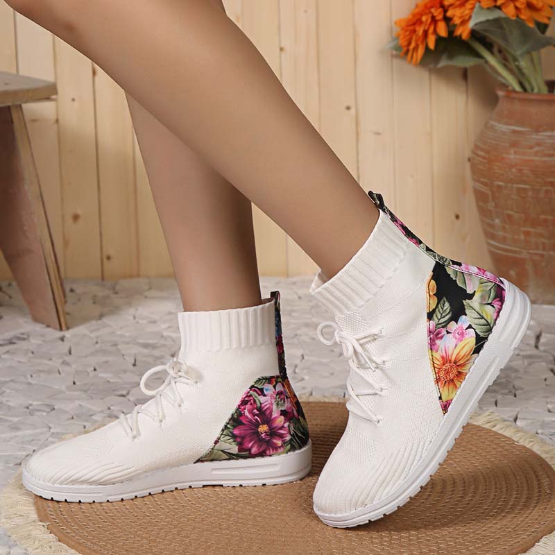 Lilia – Comfortable mid-high sneakers with floral detail on the heel