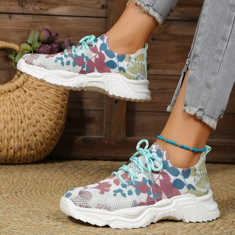 Annika – Casual mesh sneakers with ergonomic sole and floral details