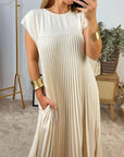 Sleeveless pleated simple solid color dress